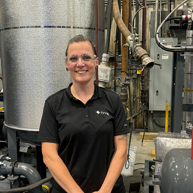 Jenny Lévesque Jenny Lévesque, responsable de l'assurance et du contrôle de la qualité chez Ivys