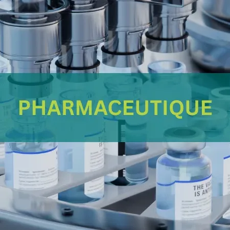 Une image en trois panneaux montrant des environnements de production industrielle : à gauche, une chaîne d'embouteillage de produits alimentaires et de boissons avec des rangées de conteneurs remplis ; au centre, des équipements pharmaceutiques et des flacons sur un système de remplissage automatisé ; et à droite, un processus d'assemblage électronique avec un outil robotisé travaillant sur des cartes de circuits imprimés. Une bannière bleu sarcelle sur les trois panneaux affiche les mots « ALIMENTATION ET BOISSONS », « PHARMACEUTIQUE » et « ÉLECTRONIQUE ».